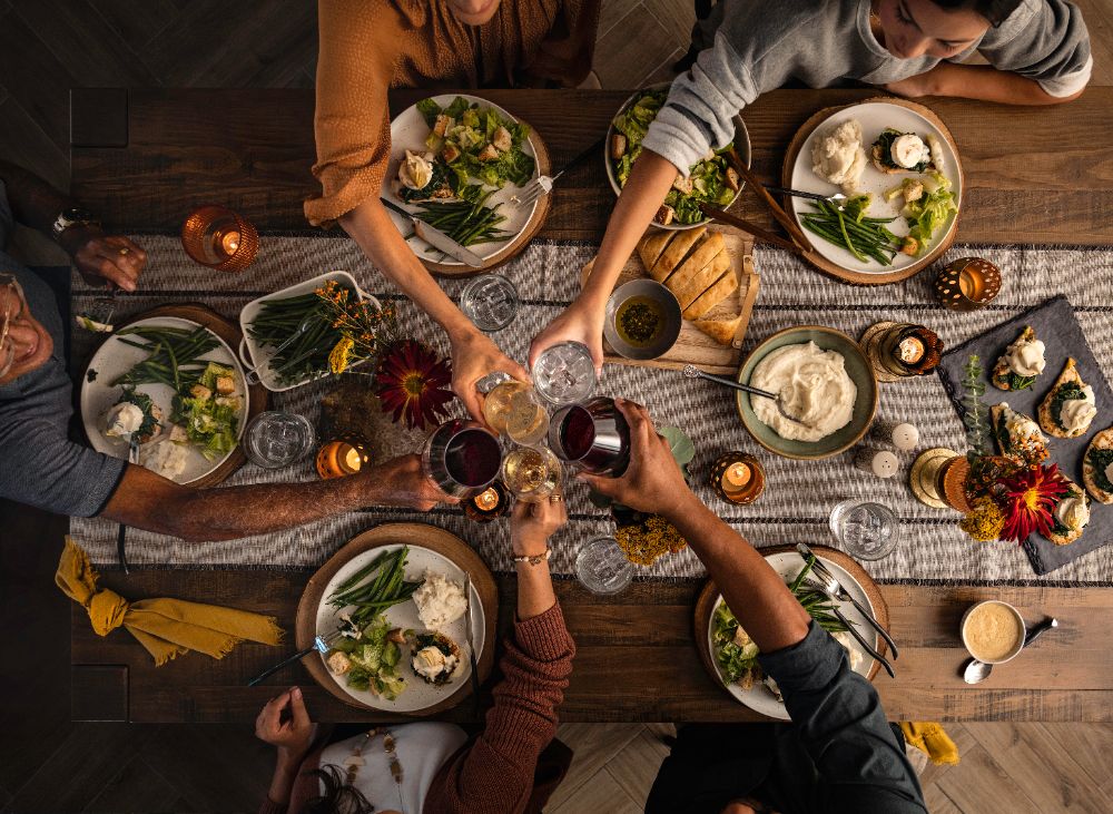 Abstract illustration of a balanced plate with gentle green tones